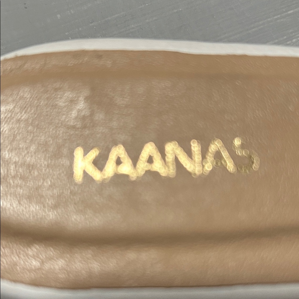 Kaanas Santorini White Leather Women's  Flats Slide Sandals, Size 7 - Picture 2 of 11